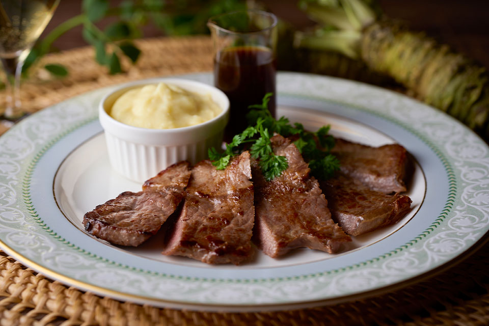 ビーフステーキ 山葵のソース