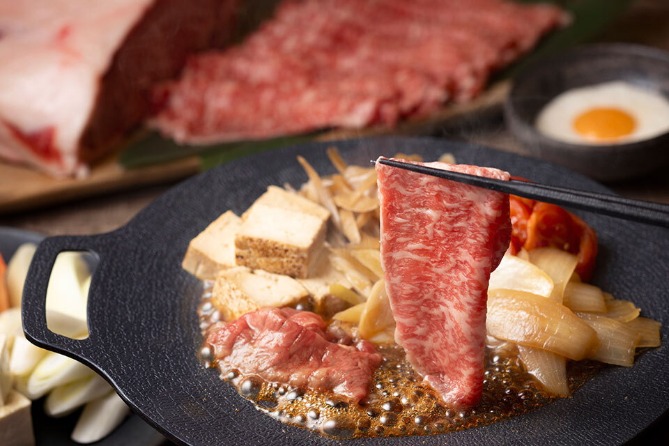 栃の木黒牛サーロインの焼きすき 卵とろ添え