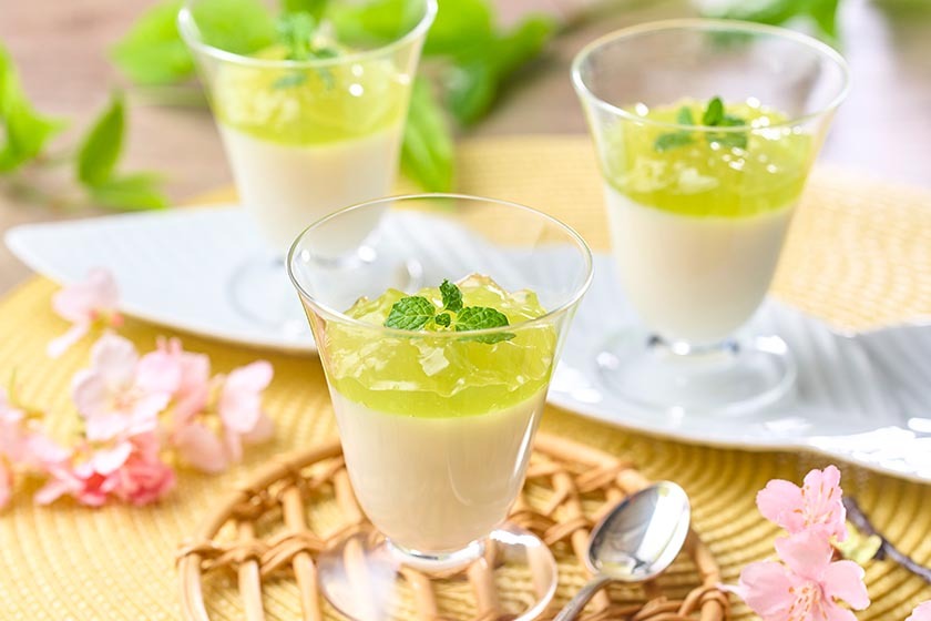 シャインマスカットジュレの<br class='only-pc'>クレーマコッタ